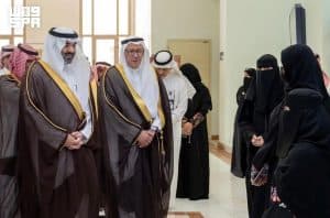 السواحه يجتمع بأهالي المدينة ورواد الأعمال والمستثمرين
