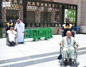 يستفيد منها أكثر من 8 آلاف شخص يوميًا.. “شؤون الحرمين” توفر مئات العربات الكهربائية واليدوية لضيوف الرحمن للتنقل بالمسجد النبوي الشريف