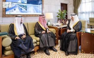 استعرض برامجها وأنشطتها وإنجازاتها.. أمير منطقة الرياض يستقبل مسؤولي جمعية الإعاقة الحركية وعددًا من داعميها