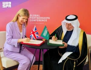 مركز الملك سلمان للإغاثة ووزارة الخارجية البريطانية يوقّعان إعلان نوايا مشترك لرعاية الأطفال المصابين في قطاع غزة