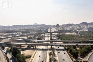 أمانة العاصمة المقدسة تُنجز أعمال صيانة وتأهيل الجسور والطرق استعدادًا لموسم حج 1447هـ