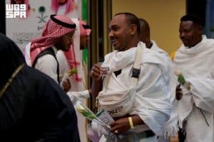 ضمن برنامج ضيوف خادم الحرمين.. اكتمال وصول 1000 حاج وحاجة من أسر وذوي شهداء عاصفة الحزم وإعادة الأمل من السودان