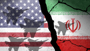 تقارير أمريكية تتحدث عن استعدادات لتوجيه ضربات عسكرية لإيران.. وقائد الجيش الباكستاني يزور طهران