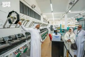 ضيوف برنامج خادم الحرمين يزورون مجمع كسوة الكعبة ومعرض الوحي