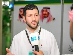 صوت الأذان عبر التلفاز يقود حاجًّا إيطاليًّا إلى الإسلام