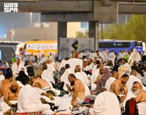 حجاج بيت الله الحرام يستقرون في مشعر مزدلفة