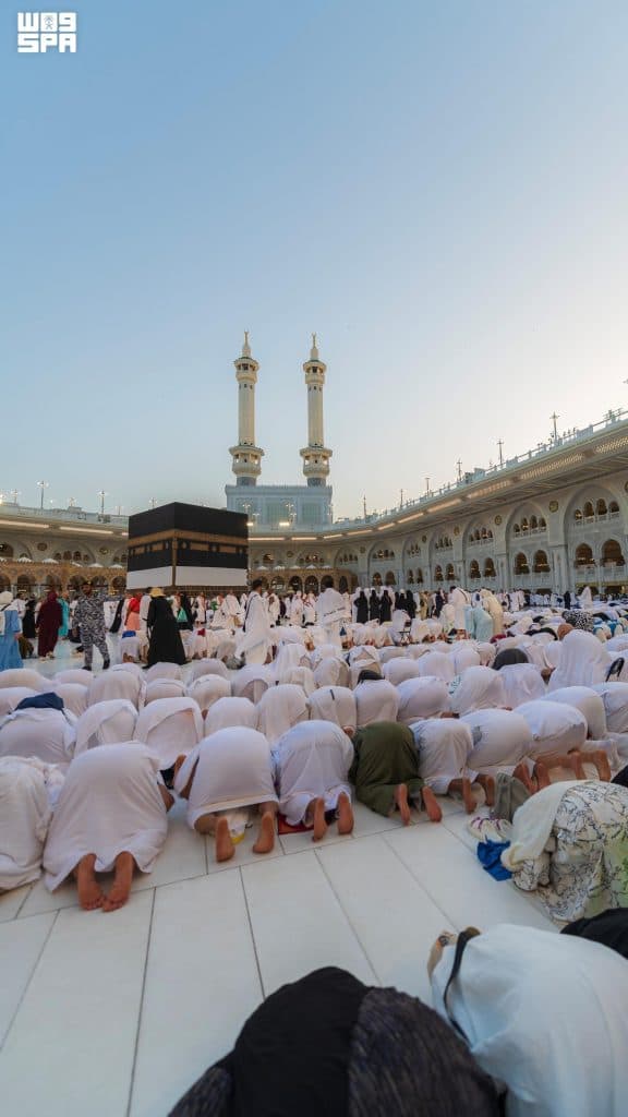 خطبتا عيد الأضحى المبارك بالحرمين تدعوان المسلمين لأداء الحقوق واجتناب الظلم وترسيخ الأُخوّة والتعاون على البر والتقوى