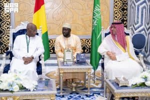 محافظ جدة في مقدمة مودعيه.. رئيس وزراء غينيا يغادر المملكة