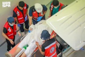 أصيب بتوقف مفاجئ للقلب والتنفس.. إنقاذ حاج إندونيسي في وقت قياسي من عارض صحي مُهدِّد للحياة خلال أدائه المناسك بمنشأة الجمرات