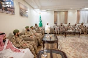 بمقر الوزارة بمشعر منى.. وزير الشؤون الإسلامية يلتقي مدير الشؤون الدينية بالقوات المسلحة وعددًا من منسوبيها