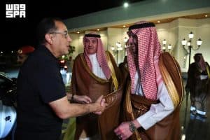 نائب أمير المنطقة في مقدمة مودعيه.. رئيس الوزراء المصري يغادر المدينة المنورة
