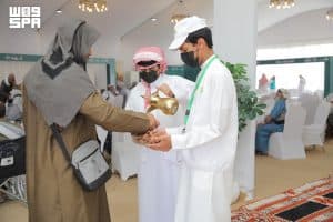 بإشراف ومتابعة أمير نجران.. منفذ الوديعة يودّع الحجاج بعد أداء مناسكهم