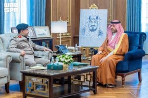 استعرض تقريرًا عن أبرز جهودها.. أمير الحدود الشمالية يستقبل مدير إدارة مكافحة المخدرات بالمنطقة