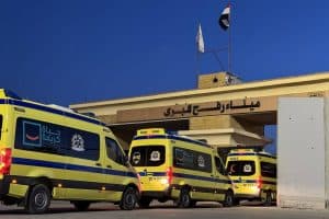 ودّع دفعة جديدة من العائدين للقطاع.. معبر رفح يستقبل عددًا من مرضى “غزة” للعلاج بالمستشفيات المصرية