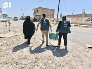 مركز الملك سلمان للإغاثة يوزّع (700) سلة غذائية  بسوريا