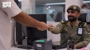 “الجوازات” تواصل مجهوداتها في خدمة ضيوف الرحمن المغادرين إلى بلادهم عقب أدائهم مناسك الحج