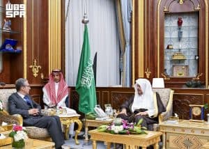 ناقشا عددًا من المواضيع ذات الاهتمام المشترك.. رئيس مجلس الشورى يستقبل السفير الإيطالي لدى المملكة