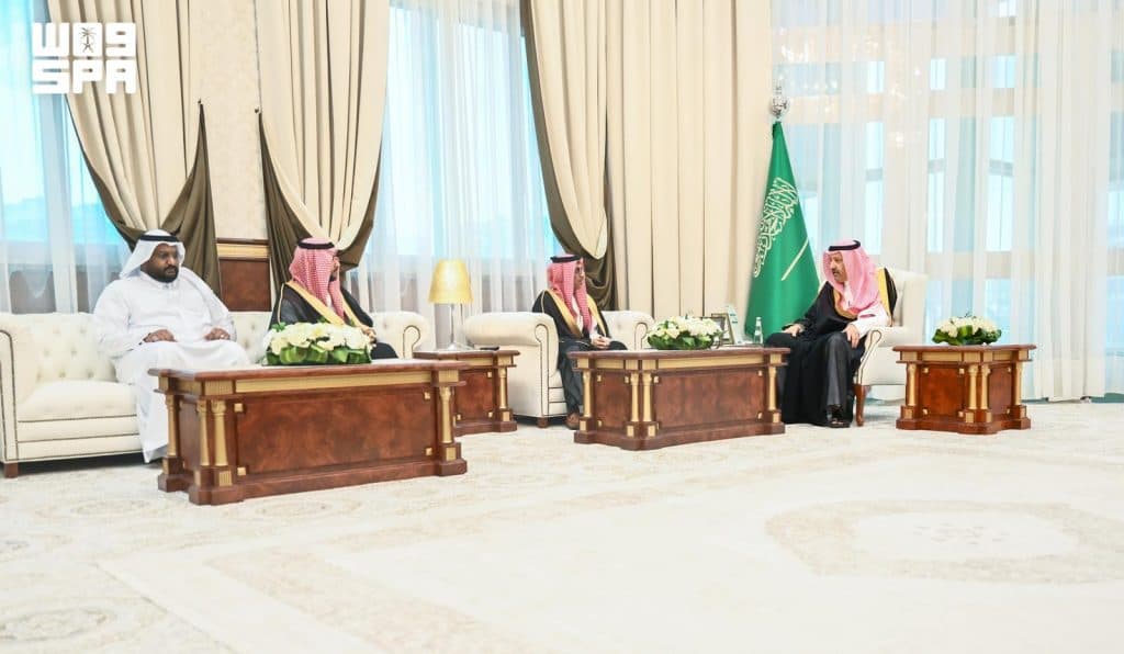 اطلع على عدد من مشاريع الطرق بقيمة تزيد على 514 مليون ريال.. أمير منطقة الباحة يستقبل مدير فرع وزارة النقل بالمنطقة