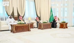 اطلع على عدد من مشاريع الطرق بقيمة تزيد على 514 مليون ريال.. أمير منطقة الباحة يستقبل مدير فرع وزارة النقل بالمنطقة