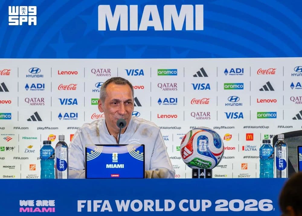 مدرب الأخضر دونيس: نسعى لإعادة ذكريات كأس العالم لعام ٩٤