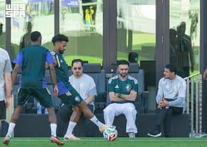 وزير الرياضة يشهد المران الأخير لـ”الأخضر” قبل افتتاح مشواره بكأس العالم أمام الأوروغواي