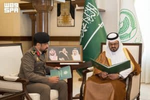 تسلم تقريرًا عن جهودهما الضبطية والتوعوية.. نائب أمير مكة المكرمة يستقبل مديرَي مكافحة المخدرات والدفاع المدني بالمنطقة