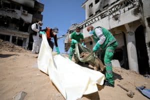 ارتفاع عدد الشهداء الفلسطينيين بقطاع غزة إلى 73,023 شهيدًا
