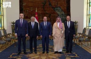 الرئيس المصري يستقبل وزير الخارجية ووزراء خارجية المجموعة الرباعية