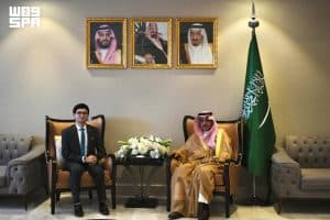 ناقشا الموضوعات ذات الاهتمام المشترك.. مدير فرع وزارة الخارجية بالمدينة المنورة يستقبل القنصل الهندي