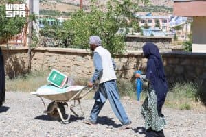 مركز الملك سلمان للإغاثة يوزّع (710) سلال غذائية في ولاية دايكندي بأفغانستان