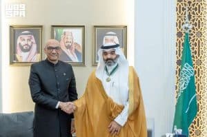 وزير الاتصالات وتقنية المعلومات يتقلد وسام “هلال باكستان المدني”