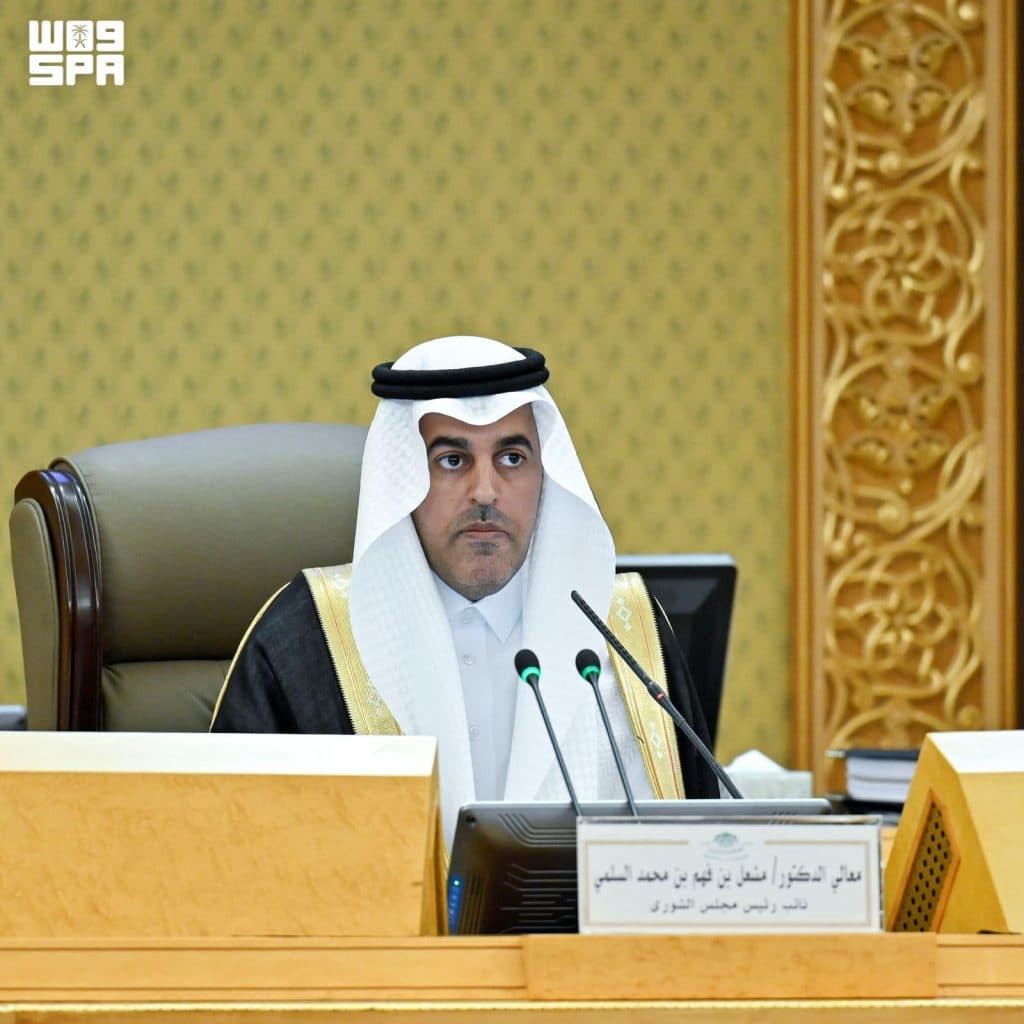 عضو في الشورى يطالب “التعليم” باعتماد حد أقصى لعدد الطلاب في الفصل المدرسي وتطوير نظام حضوري لتلافي السلبيات الحالية في النظام