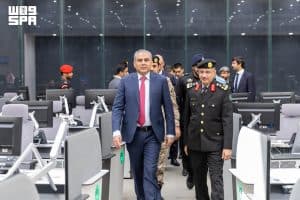 وزير الداخلية الباكستاني يزور مركز العمليات الأمنية الموحدة (911) بمنطقة الرياض