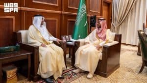 نائب أمير حائل يستقبل عضو مجلس إدارة المركز الوطني للدراسات والبحوث الاجتماعية