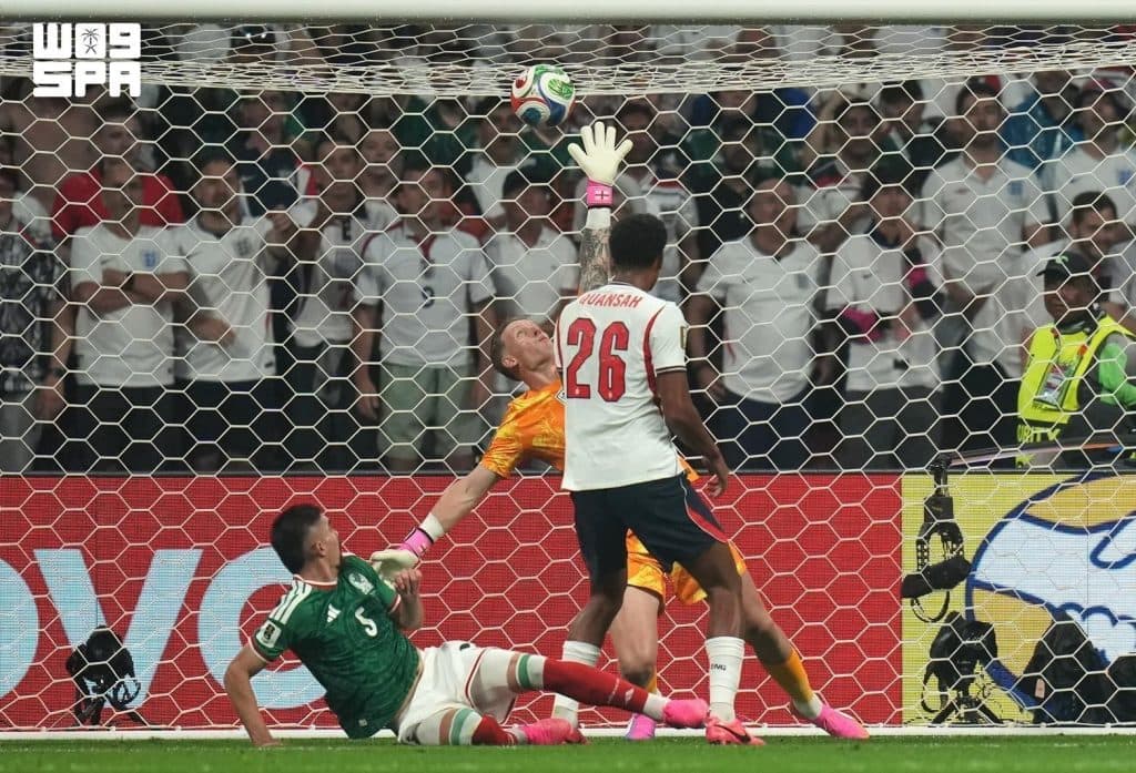 إنجلترا تتغلب على المكسيك 3-2