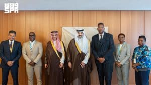 السواحه يعقد اجتماعات ثنائية بجنيف لتعزيز الشراكات في الذكاء الاصطناعي والاقتصاد الرقمي