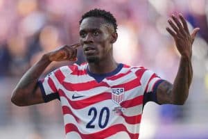 “فيفا” يعلّق عقوبة المهاجم الأمريكي بالوغون ويسمح له بالمشاركة في مباراة دور الـ16 ببطولة كأس العالم