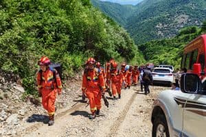 انهيارات أرضية تقتل 24 شخصًا على الأقل في الصين وبنجلاديش