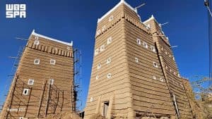 البيوت الطينية في عسير.. إرث عمراني يروي قصة “السماء أرضك”