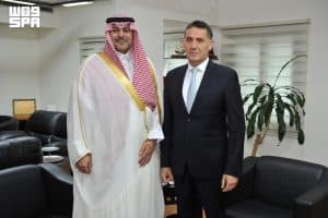 السفير الدوسري يلتقي رئيس شعبة المعلومات في قوى الأمن الداخلي