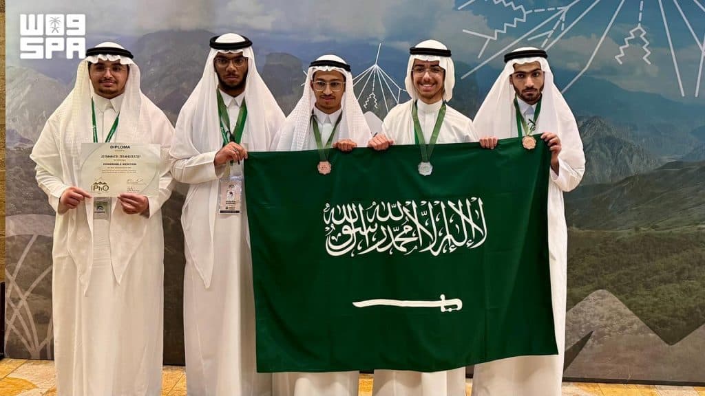 المنتخب السعودي للفيزياء يحقق (5) جوائز دولية في أولمبياد الفيزياء الدولي 2026 بكولومبيا