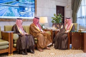 اطلع على أبرز الأعمال والإنجازات المتحققة.. أمير الرياض يستقبل أمين المنطقة ورئيس مركز البنية التحتية