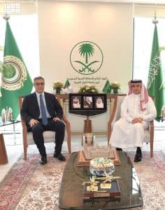 المندوب الدائم للمملكة لدى جامعة الدول العربية يلتقي سفير الجزائر ومندوبها الدائم لدى الجامعة العربية