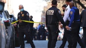 بائع مسلم بأحد الأكشاك في ولاية يوتا الأمريكية يتعرض لـ15 طعنة بجميع أنحاء جسده.. والجاني: حاولتُ قتله بسبب دينه