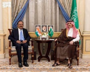 وزير الخارجية يستقبل مستشار الأمن الوطني بالهند