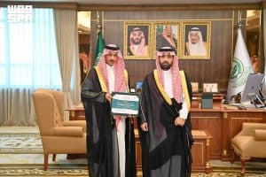 اطلع على أعمالها ومنجزاتها في عامها الأول.. أمير جازان يستقبل وكيل إمارة المنطقة رئيس لجنة قافلة التنمية الرقمية