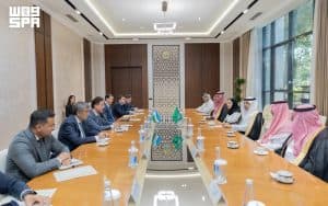 وزير الصحة يبحث مع نائب رئيس مجلس الوزراء الأوزبكي تعزيز الشراكات الصحية النوعية