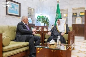 ناقشا عددًا من المواضيع ذات الاهتمام المشترك.. نائب أمير منطقة الرياض يستقبل السفير الفلسطيني لدى المملكة