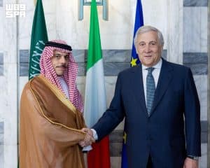 المملكة وإيطاليا تشددان في بيان مشترك على ضرورة حماية حرية الملاحة والأمن البحري بمضيقَي هرمز وباب المندب