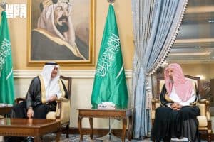 قدّم لسموه التهنئة عقب عودته من رحلته العلاجية.. أمير منطقة تبوك يستقبل الشيخ الشثري